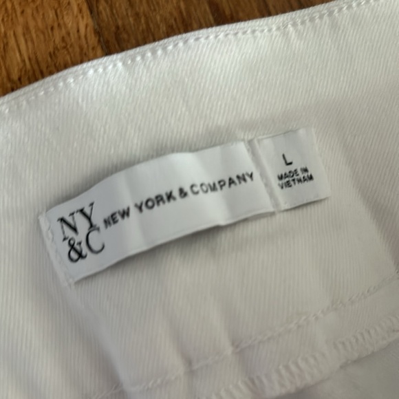Whitney High-Waisted Pull-On Slim-Leg Capri Pant - White New York & Co - Picture 7 of 9